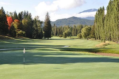 Отель Kokanee Springs Resort