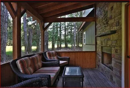 ホテル Kokanee Springs Resort