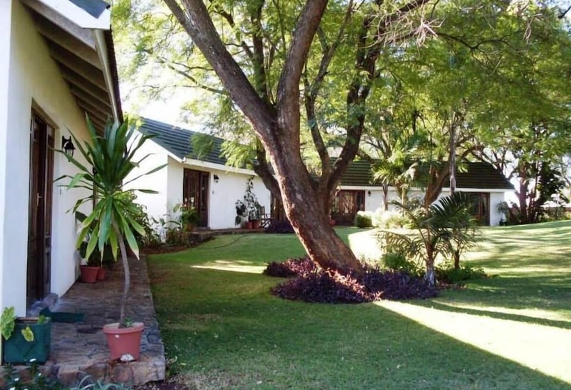 酒店 The Musketeers Lodge