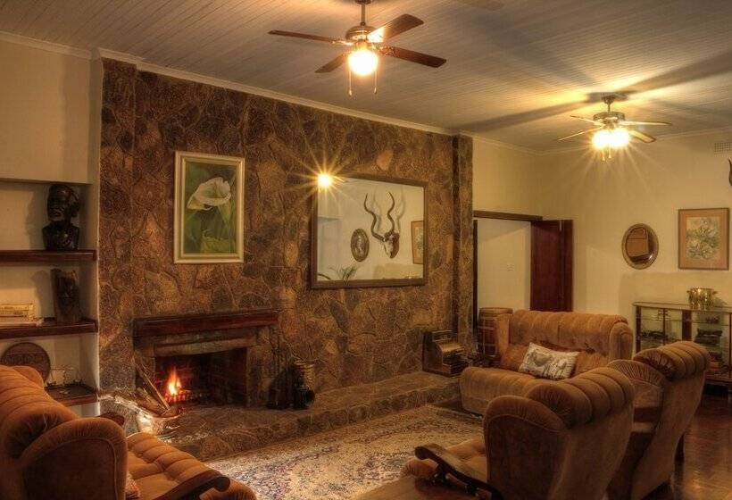 酒店 The Musketeers Lodge