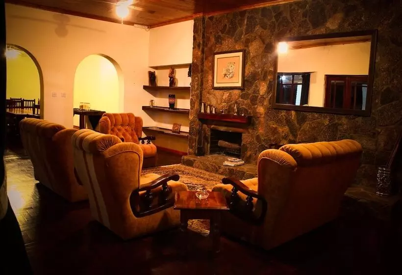 酒店 The Musketeers Lodge