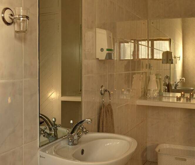 酒店 The Musketeers Lodge