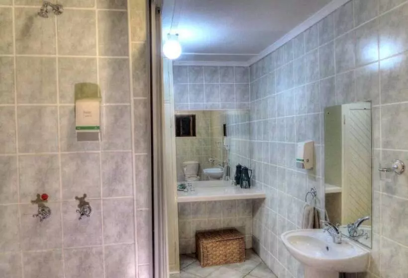 酒店 The Musketeers Lodge