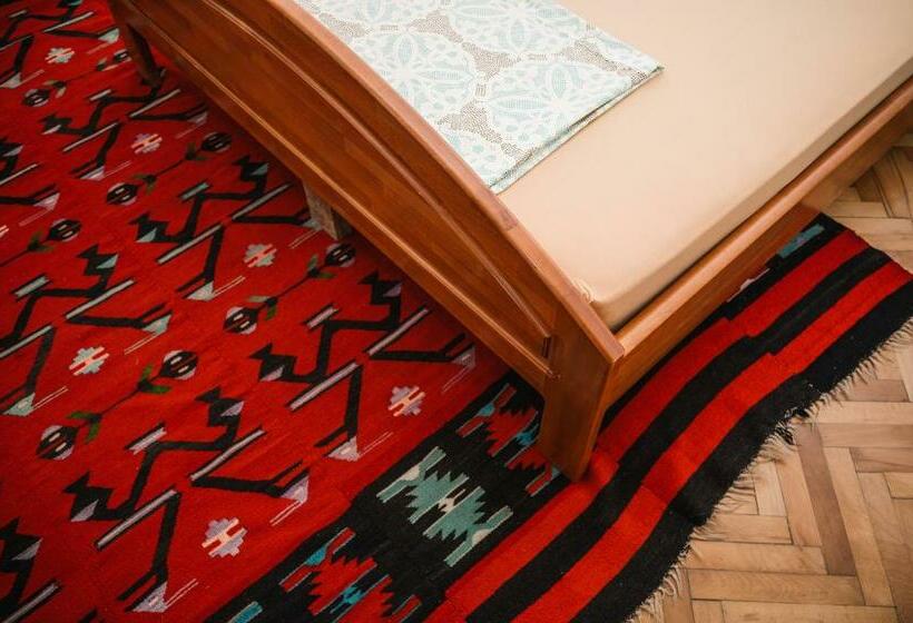 تختخواب و صبحانه Kiters&friends Club