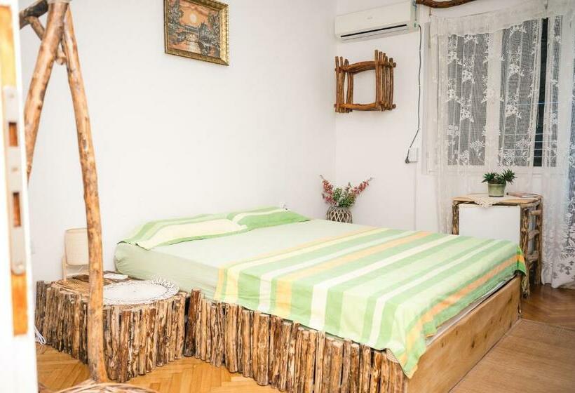 تختخواب و صبحانه Kiters&friends Club