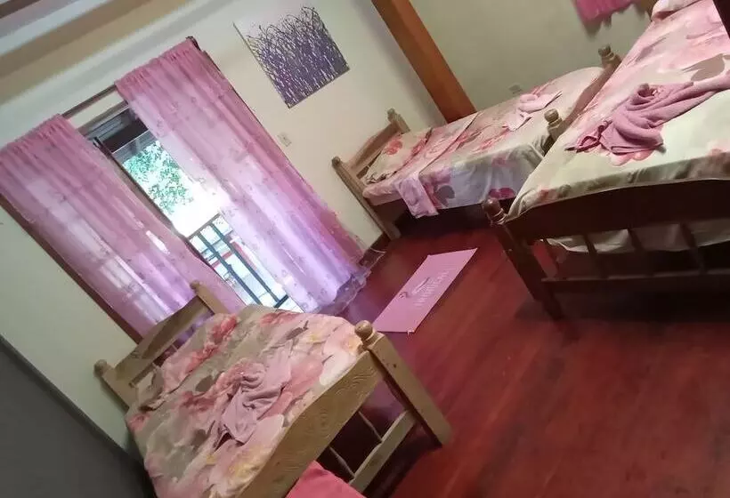 هتل Hostal Cuba Dance Garden