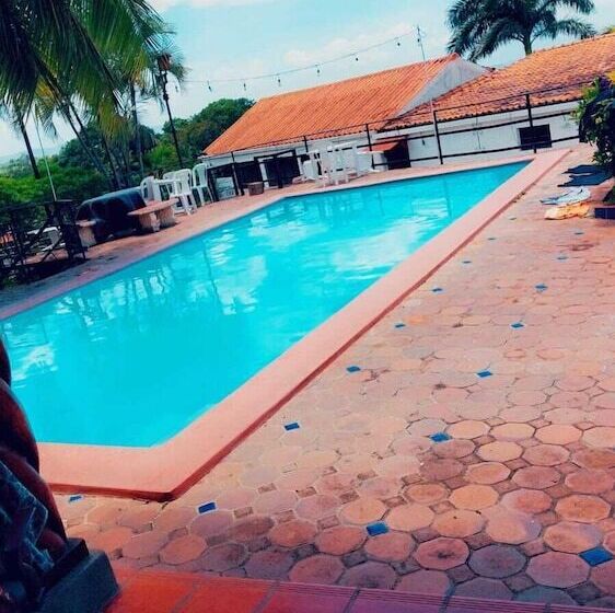 هتل Hostal Cuba Dance Garden