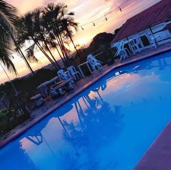 هتل Hostal Cuba Dance Garden