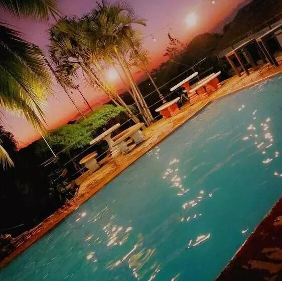 هتل Hostal Cuba Dance Garden