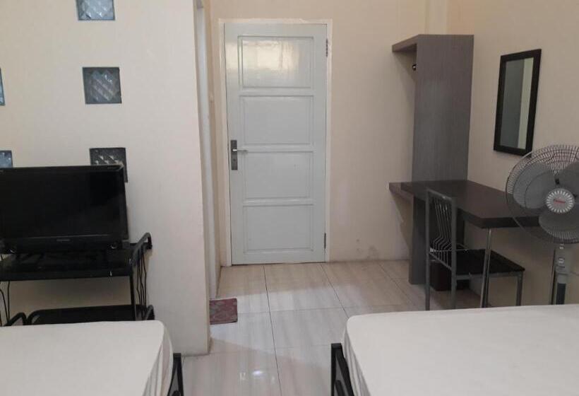 בית מלון כפרי Oyo 91162 Homestay Ansyariah Syariah