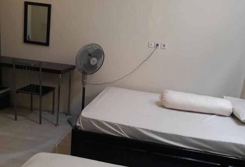 בית מלון כפרי Oyo 91162 Homestay Ansyariah Syariah