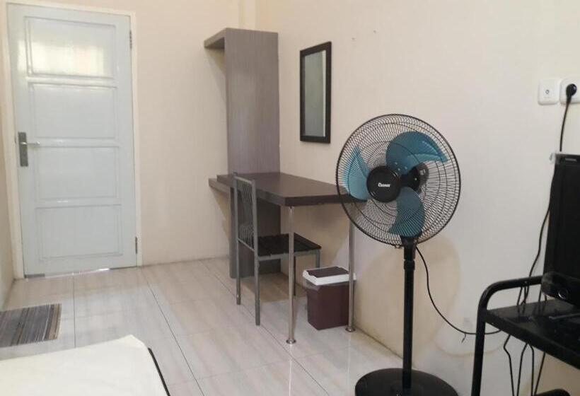 בית מלון כפרי Oyo 91162 Homestay Ansyariah Syariah