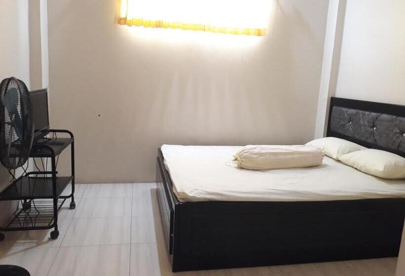 בית מלון כפרי Oyo 91162 Homestay Ansyariah Syariah