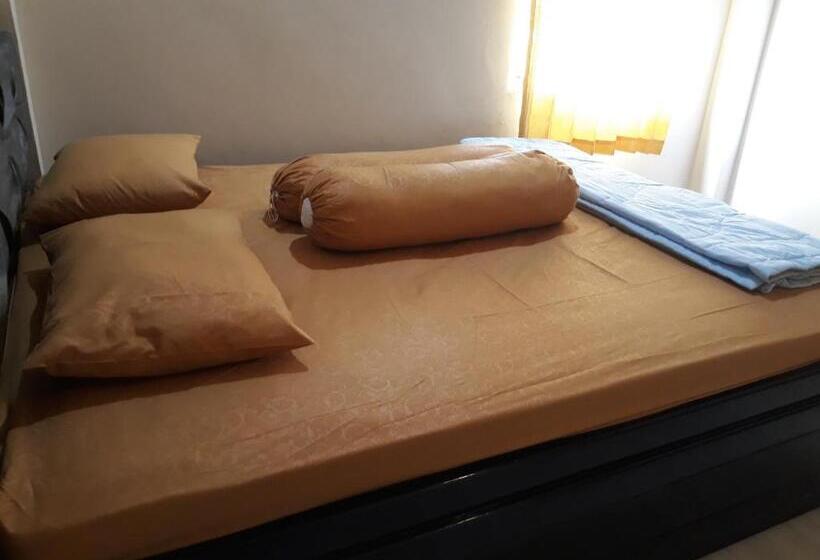 בית מלון כפרי Oyo 91162 Homestay Ansyariah Syariah