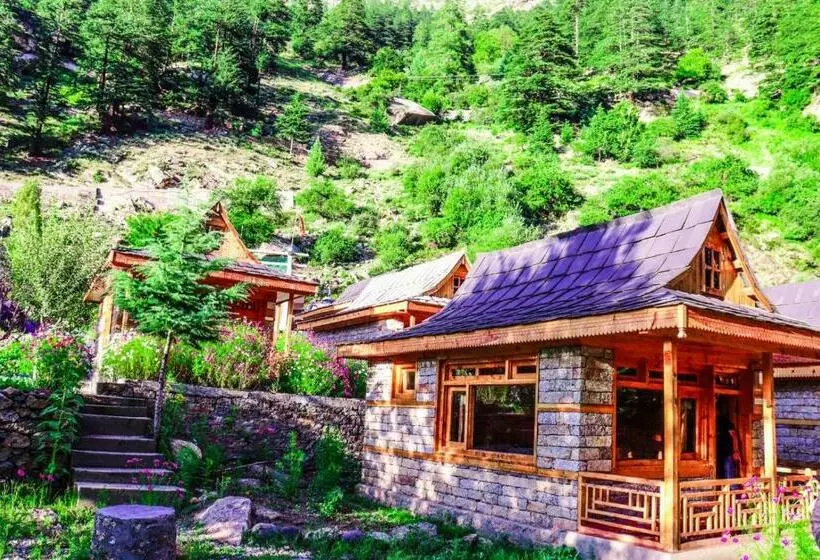 Hotelli Sattva Pine Resort