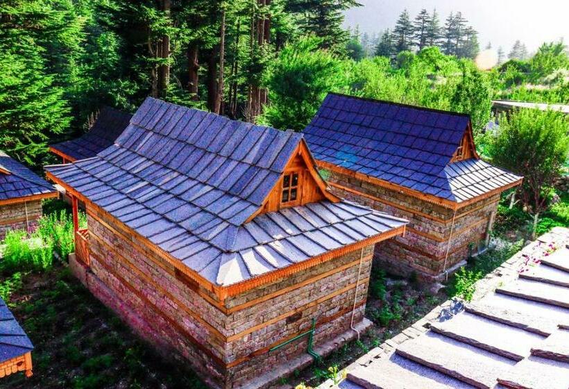 בית מלון כפרי Sattva Pine Resort