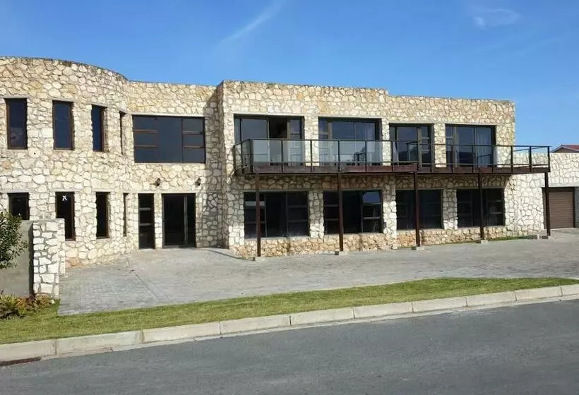 Majatalo Stonehouse On Main