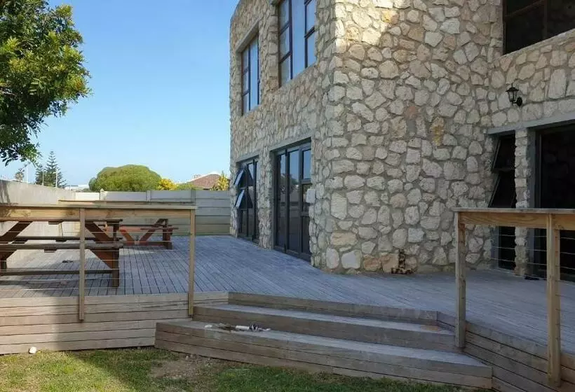 Majatalo Stonehouse On Main