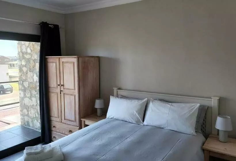 Majatalo Stonehouse On Main