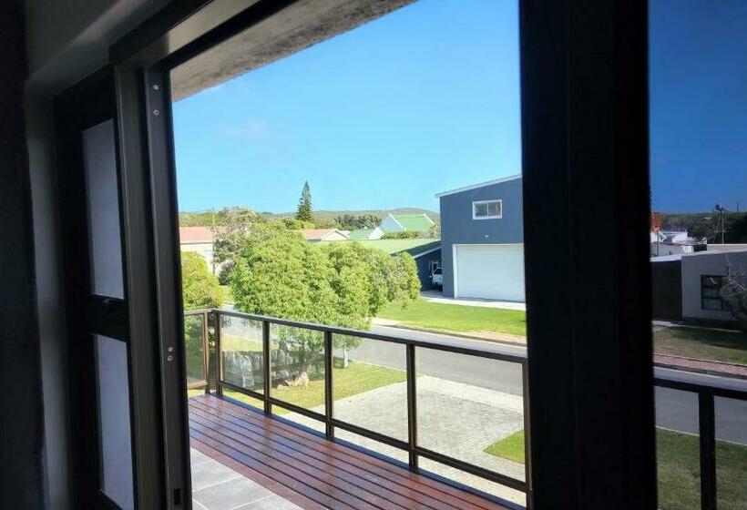 بنسيون Stonehouse On Main