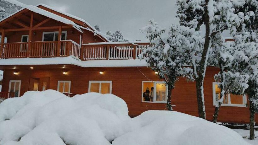 בית מלון כפרי Vanprastha Resorts