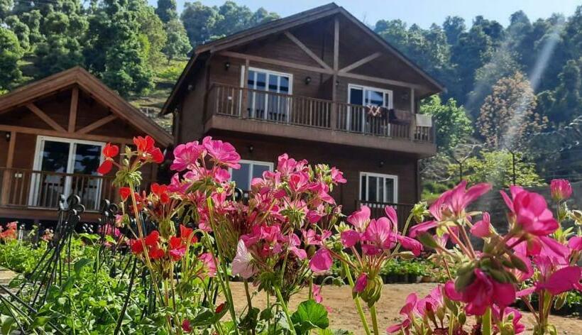 בית מלון כפרי Vanprastha Resorts