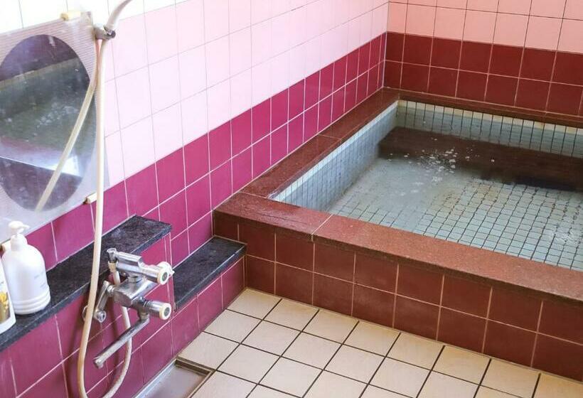 Bed and Breakfast ひるがの高原民宿大蔵屋