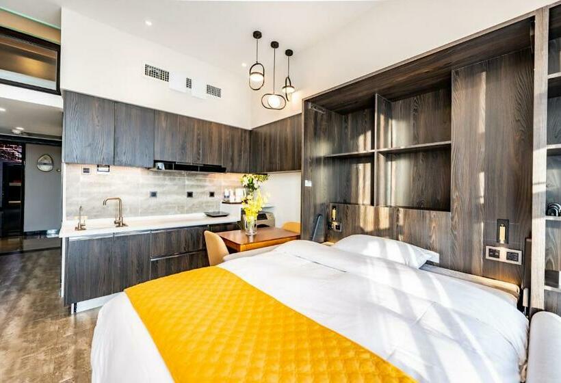 Отель Shining Star Hot Spring