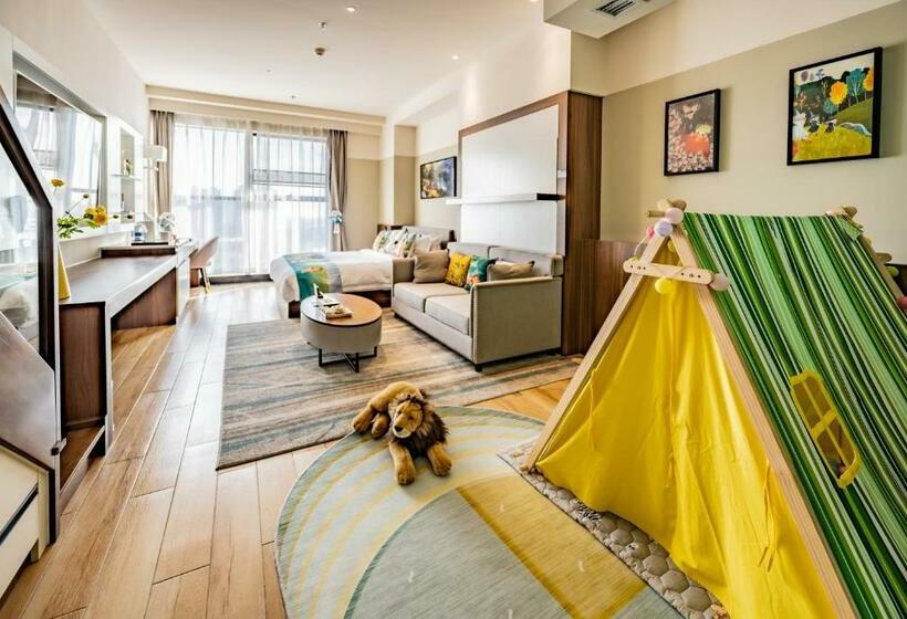 Отель Shining Star Hot Spring