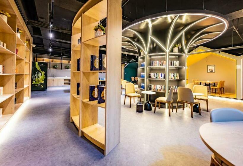 Отель Shining Star Hot Spring