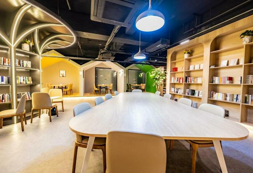 Отель Shining Star Hot Spring