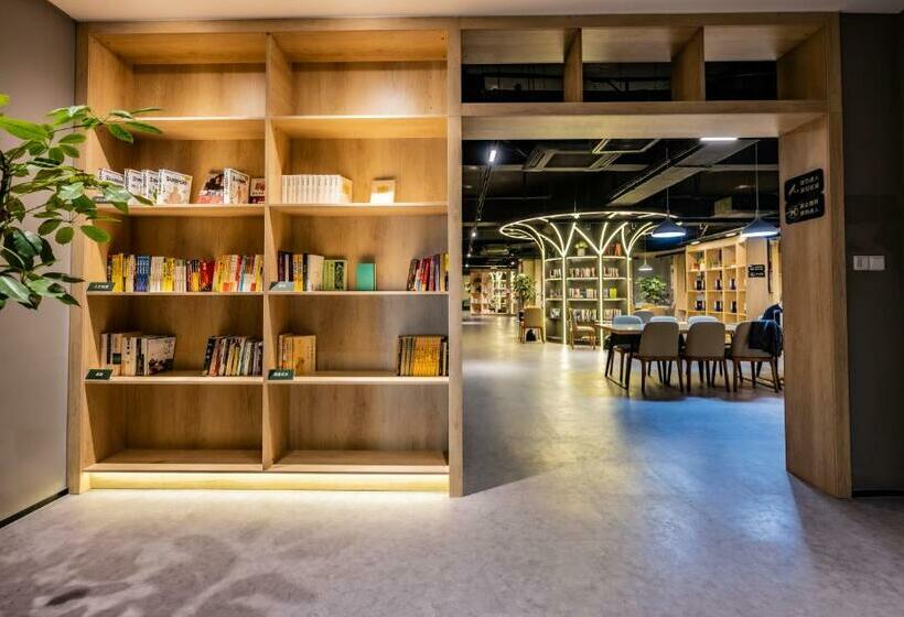 Отель Shining Star Hot Spring