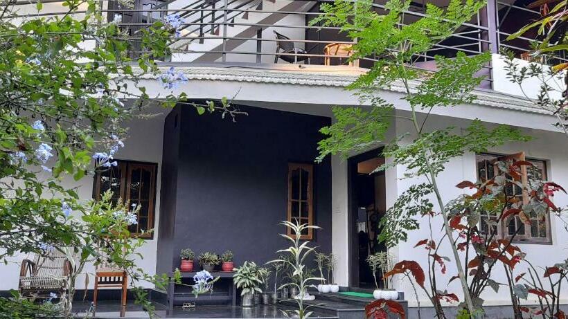 مبيت وإفطار Le Farmhouse Munnar