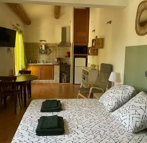 Aamiaismajoitus (B&B) Les Célestins   Studios Indépendants