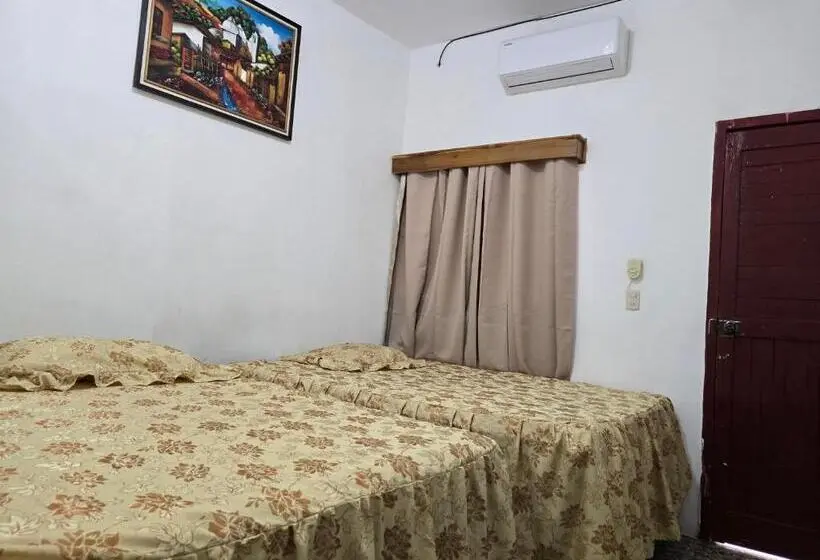 هتل Villa Aurora