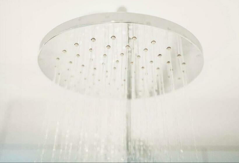 بنسيون The Bowmore Lodge