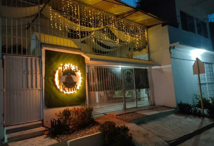 Pansiyon Hostal Pakal King