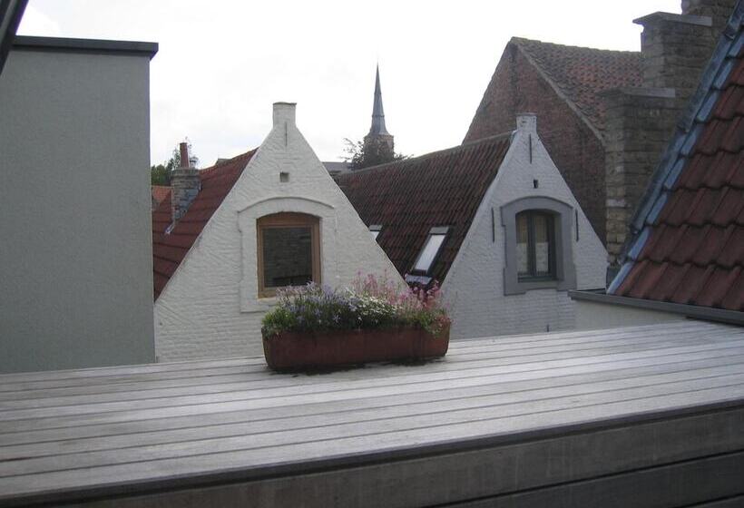 مبيت وإفطار T Walleke