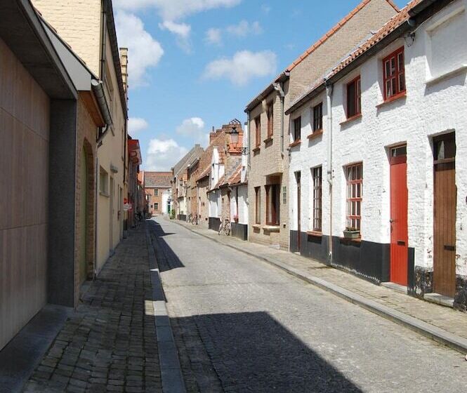 مبيت وإفطار T Walleke