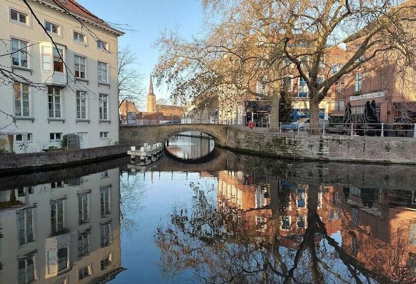 مبيت وإفطار T Walleke