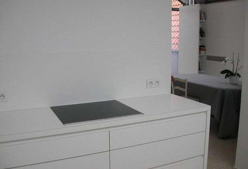 مبيت وإفطار T Walleke