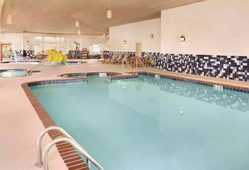 Country Inn & Suites By Radisson, Portage, In