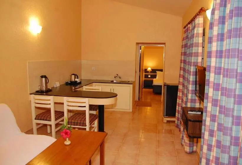 Green Pastures   A Hill Country Resort