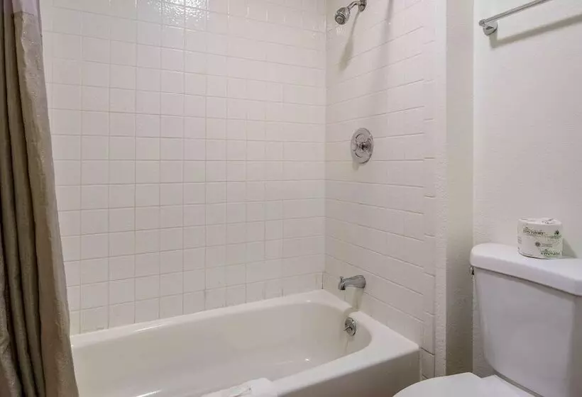 簡易ホテル Studio 6 Fairfield, Ca   Napa Valley