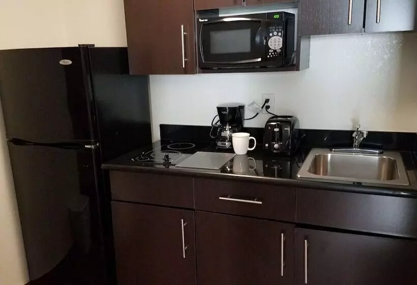 簡易ホテル Studio 6 Fairfield, Ca   Napa Valley