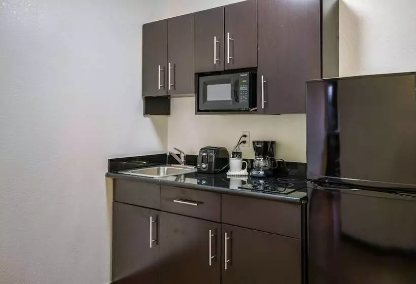 簡易ホテル Studio 6 Fairfield, Ca   Napa Valley