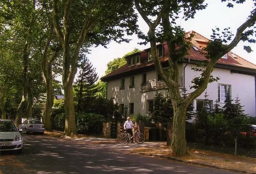 Отель Apart Pension Babelsberg