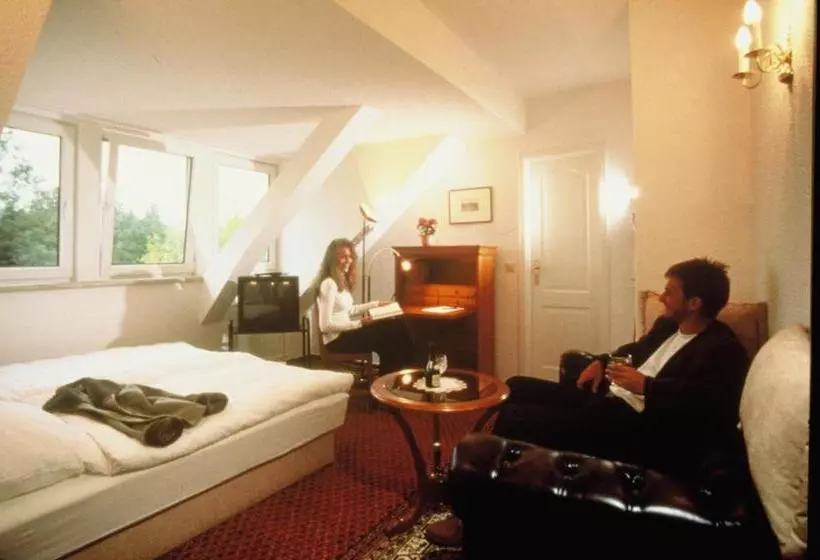 Отель Apart Pension Babelsberg