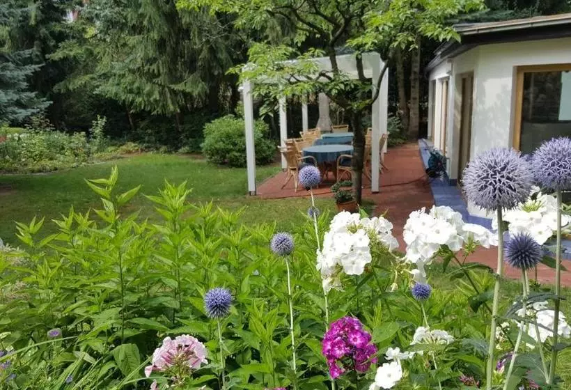 Отель Apart Pension Babelsberg