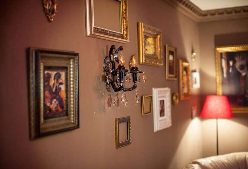 هتل Art Rustic Boutique